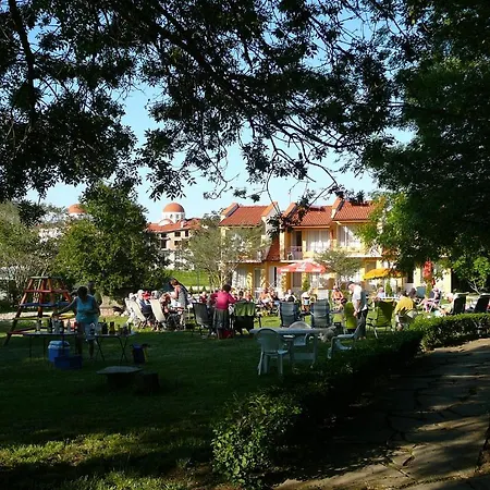 Zora - مكان تخييم ابزور