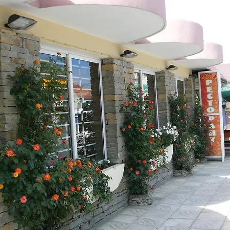 Zora - مكان تخييم