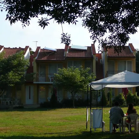 مكان تخييم Zora - 2*