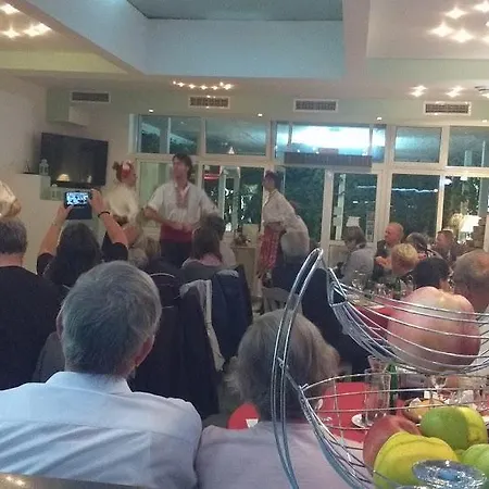 Zora - مكان تخييم 2*